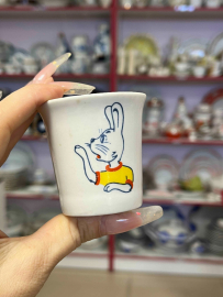 Фарфоровая стопка с героями из "Ну-погоди". Деколь. Винтаж. Картинка 2